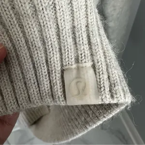 Lululemon Alpaca Wool Blend V Neck Sweater - Size Small thumbnail 4