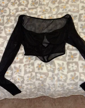 black mesh going out top thumbnail 1