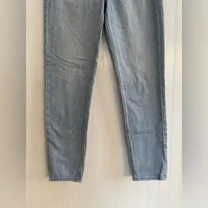 AMERICAN EAGLE Women’s AE Strigid Mom Jean in Blue Breeze Wash Denim Size 4L thumbnail 9