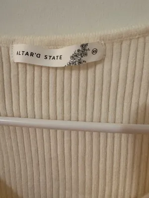 Altar'd State Top Long Sleeve Cropped thumbnail 2