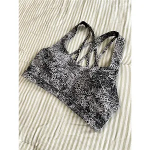 Lululemon Free To Be Serene Bra Size 8 Serigraph Starlight Black Multi thumbnail 4