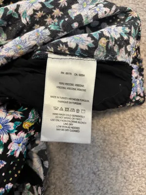 Ett:Twa by Anthropologie Black and Blue Floral High Waisted Shorts thumbnail 7