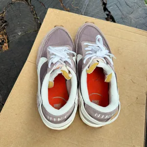 Woman's Sneakers Nike Waffle Debut Vintage Running Shoe size 9.5 thumbnail 6
