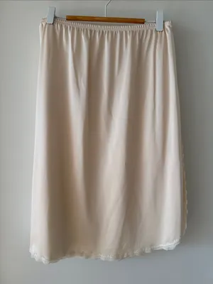 Vintage 70s Vanity Fair Antron III Nylon Midi Slip Skirt Nude Med L thumbnail 1