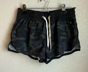Vuori Clementine Short Camo 2” thumbnail 1