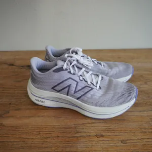 New Balance FuelCell Propel v4 Womens Size 9.5 Running Shoes Purple‎ White thumbnail 2