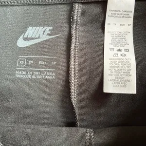 🖤NIKE High-Waisted Ankle Leggings, XS thumbnail 5