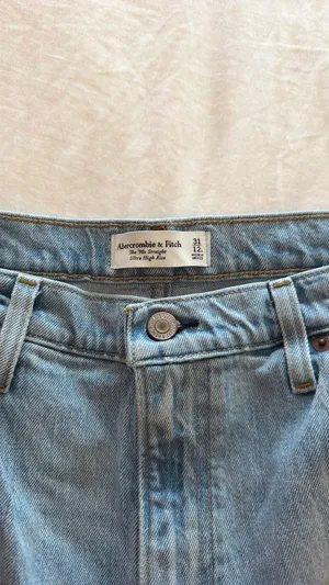 Abercrombie Straight Ultra High-Rise 90s Jeans thumbnail 2