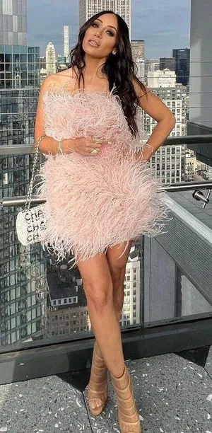 House Of CB NWT SHIRA BLUSH BONED STRAPLESS FEATHER DRESS. Size Medium. Rare and sold out. *no belt thumbnail 8