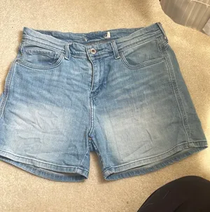 Light Wash Denim Levi’s thumbnail 1