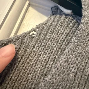 Umgee Grey Ruffle Wide Long Sleeve Knit Sweater Size Large thumbnail 8