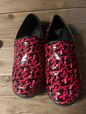 Breast Cancer Awareness Nurse Clogs Shoes Black With Pink Ribbons Women 7M thumbnail 1