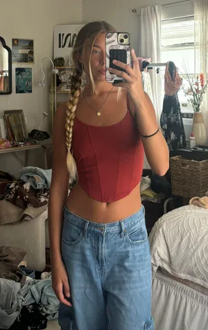Burnt Red Crop thumbnail 1