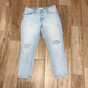 BKE Charlie Mid-Rise Mom Jeans thumbnail 2