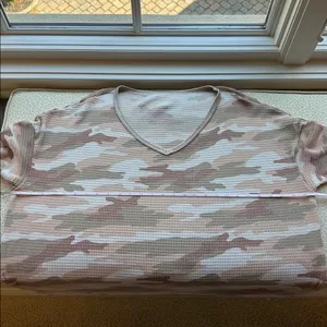 American Eagle Long Sleeve Oversized Peach/Nude Camo Waffle V Neck Top size XL thumbnail 7