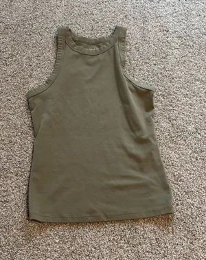 Free assembly tank top thumbnail 1