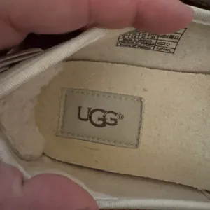 UGG Size 6 Off White Flats thumbnail 6