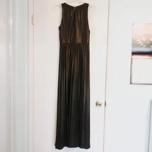 Donna Morgan Gold/Bronze Metallic Sleeveless Formal Maxi Dress thumbnail 4