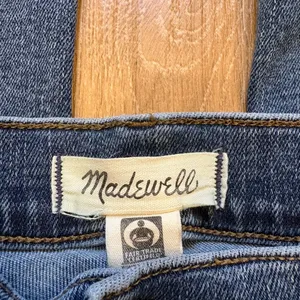 Madewell Women’s Mid-Rise Kick Out Jeans thumbnail 4