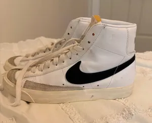 Nike Shoes Women’s thumbnail 1