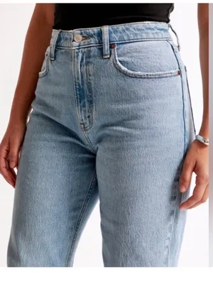 $100 Abercrombie & Fitch 90's high rise relaxed jeans in light wash 34/18R thumbnail 5