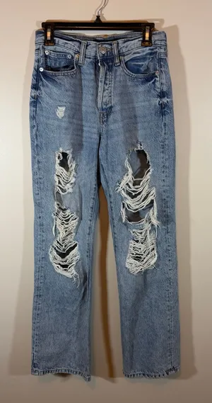 Aeropostale Low Rise Skater Jeans Womens 00R Destroyed Distressed Leg Light Wash thumbnail 1
