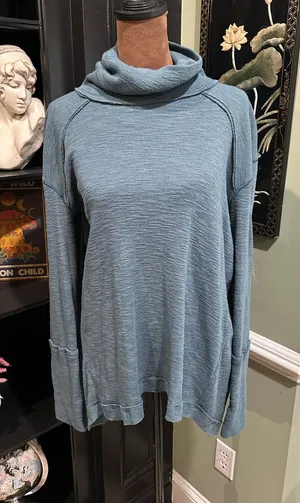 Free People We The Free Split‑Back Turtleneck Thermal – Size Medium thumbnail 1