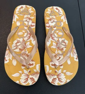 Roxy Women's Flip Flop Sandal Melon III Style Mustard Floral Gold Lettering thumbnail 1