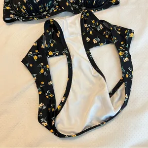 Shade & Shore Yellowish gold Floral Black 2 Piece Bikini 36C Large Bottoms thumbnail 5