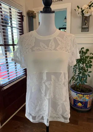 Gypsies & Moondust NWOT White Floral Lace Tee thumbnail 1