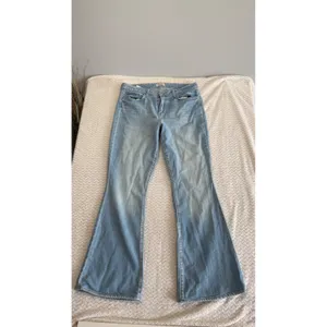 L'AGENCE Olympia High Rise Bell Flare Jeans Light Wash Blue Size 30 2531RDM thumbnail 2