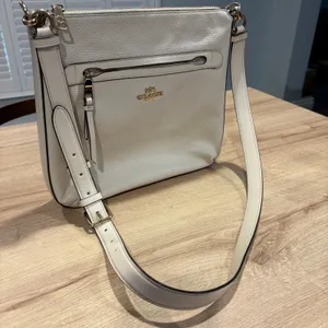 Coach Pebbled‎ Leather Crossbody Bag Chalk White Gold Hardware F29210 thumbnail 4