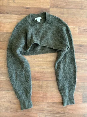 H&M Sweater thumbnail 1