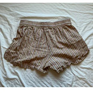 Patagonia Garden Island Striped Linen Blend Shorts Medium White/Pink thumbnail 2
