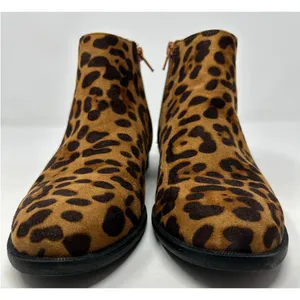 Time‎ and Tru Women's Memory Foam Animal Print Faux Suede Boots Size 9 thumbnail 2