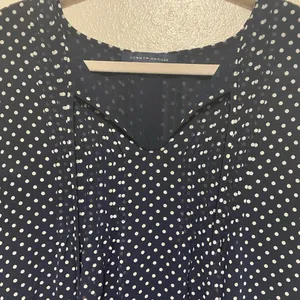 Tommy Hilfiger Navy Polka Dot Tie Front Semi Sheer Blouse Women’s Medium thumbnail 5