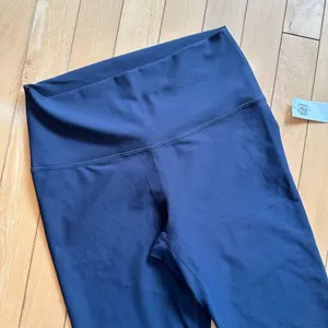 NWT OLD NAVY ACTIVE POWERSOFT High Rise Leggings - Small thumbnail 3