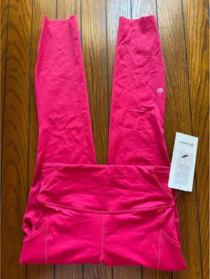 Lululemon Fast & Free High Rise 25” With Pockets Mulberry Spark Size 6 NWT thumbnail 1