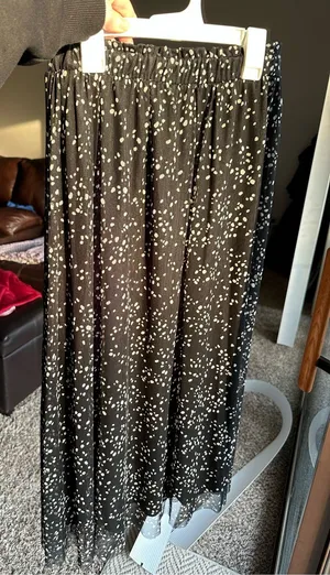 Black Midi Skirt with White Speckle Print Size M thumbnail 1