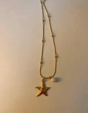 Handmade 18k Gold Plated Starfish & Pearl Necklace thumbnail 4