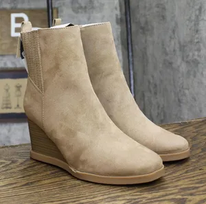 Universal Thread Womens Cypress Winter Boots 88375523 Taupe Brown 8.5M thumbnail 1