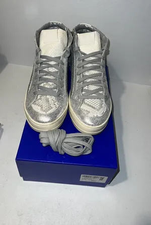 P448 Pre-loved Skate Molly Sneakers grey casual classic stylish chic thumbnail 2