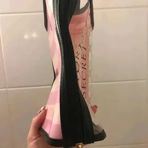 NWT Victoria’s Secret Clear Stripe Cosmetics Bag thumbnail 3