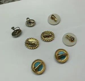 Lot Of 4 Pretty Vintage - Modern Clip On Screw On Costume Earrings thumbnail 8