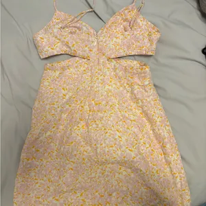 Zara Light Pink and White Cutout Dress thumbnail 3