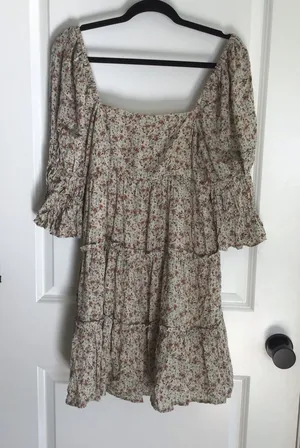 Storia Floral Long Sleeve Dress in Cream and Red‎ thumbnail 1