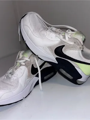 Nike Air Max Low-Top Sneakers - White, Black & Light Green thumbnail 2