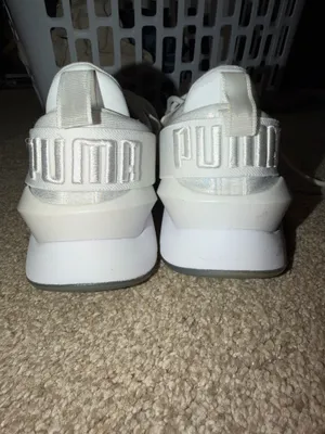 White Puma Sneakers Women’s 8 thumbnail 2
