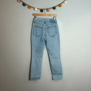 Abercrombie & Fitch 90's Slim Straight Ultra High Rise jeans thumbnail 4