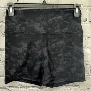 NWT CRZ YOGA Biker Shorts Women's XL Tie Dye Smoke Ink Nakedfeel Origin 3" Yoga thumbnail 1